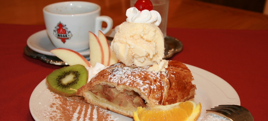 desert at Cafe Old Vienna